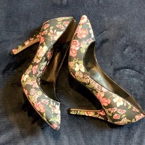 Jessica Simpson Pointed Toe Pumps